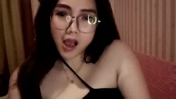 Dijamin Bikin Sange Desah Cewek Cantik Ini Sambil Kobel