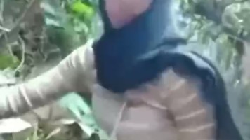 Bokep Premium Sex Jilbab Hitam Nafsu Di Hutan