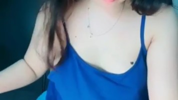 Mariska Ngangkang Pamer Memek Sambil Bersandar