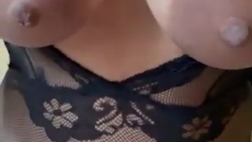 Bokep Indo Tante Jilbab Binal Bugil Colok Memek