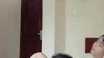 Bokep Indo Gadis Muda Layani Seks Nafsu Pria Tua di Hotel Melati