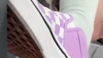 HIJAB Narsis Dikobelin Di Tangga