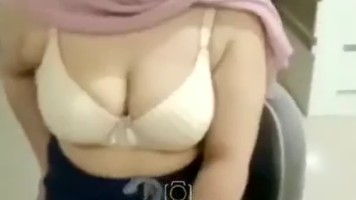 Kompilasi Cewek Jilbab Pink Hisap Batang Om-om Bule Viral